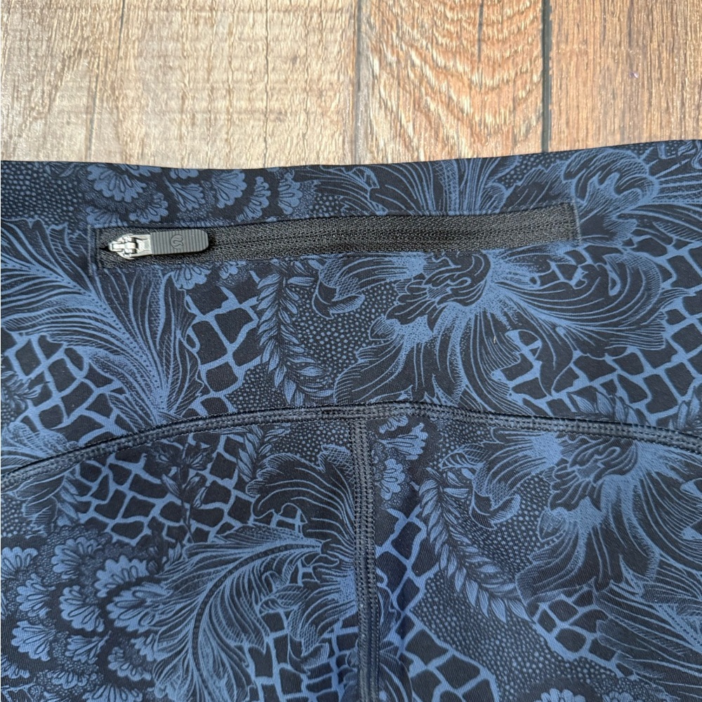 lululemon athletica Women's Navy Floral Joggers - Picture 6 of 10